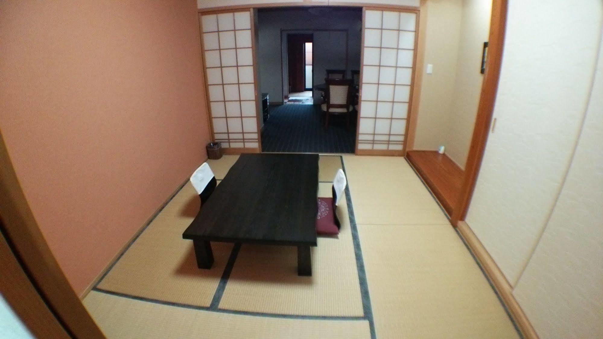 Yurakuan Miyazaki Hotel Exterior foto